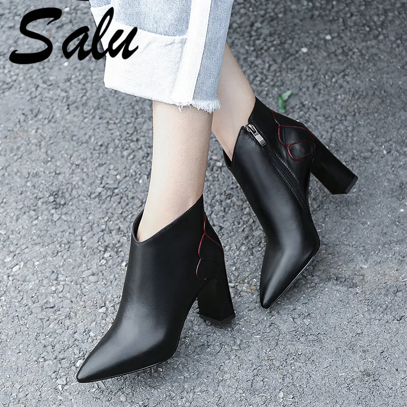 Salu/пикантные черные и белые ботинки; женские ботильоны из натуральной кожи на высоком каблуке; Женская офисная обувь на молнии; сезон