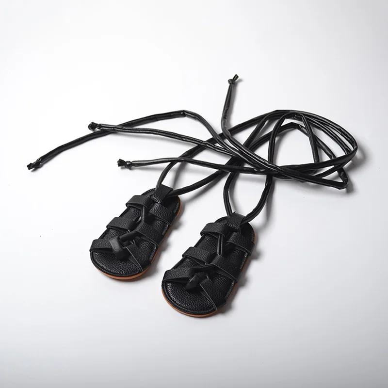 Сандалии на шнуровке для маленьких девочек; обувь с ремешками; летние сандалии с перекрестной шнуровкой для малышей; обувь в римском стиле; пляжная обувь на плоской подошве - Цвет: Черный