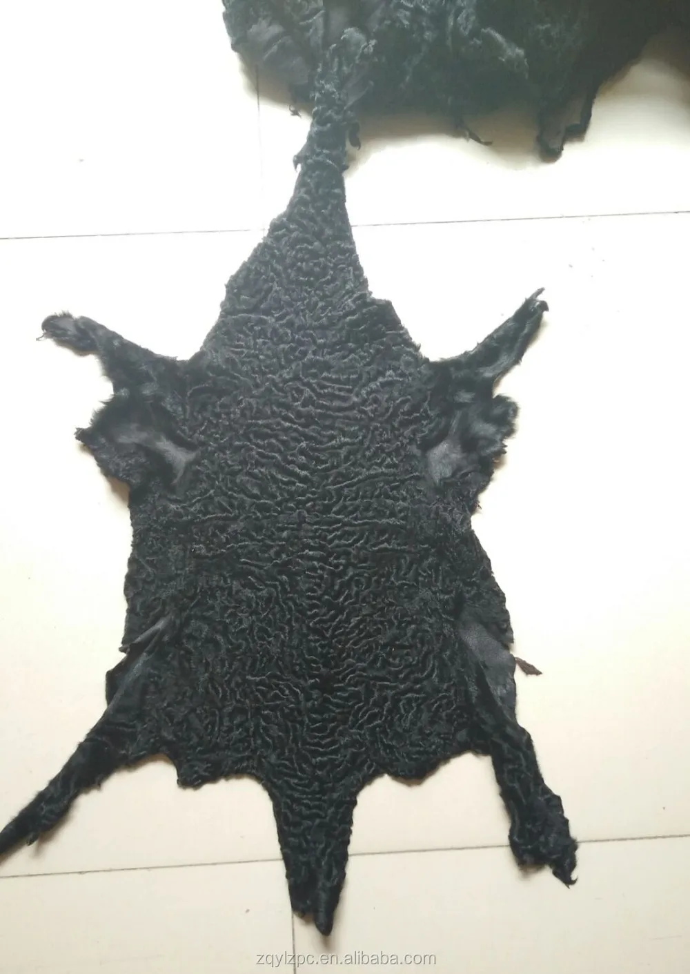 Wholesale price Karakul lamb fur pelt high quality dyed color real karakul Lamb Skin  (5).jpg