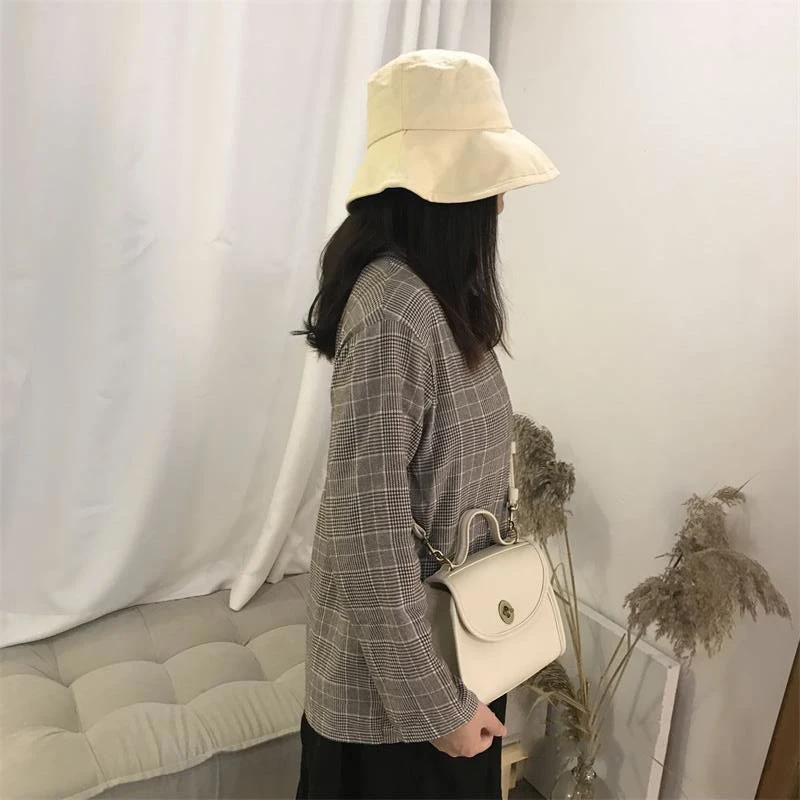1 (18)