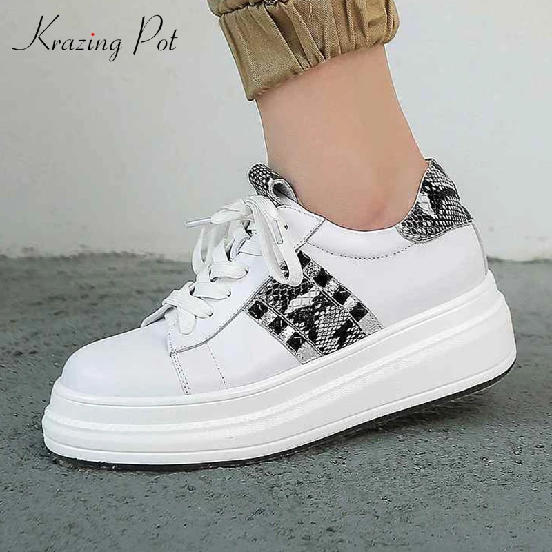 

Krazing pot genuine leather mixed color round toe lace up thick bottom high heel sneaker rivets decoration vulcanized shoes L1f7