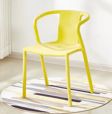 Chair simple modern plastic dining chair home restaurant creative outdoor leisure reception to discuss Nordic fashion chair .