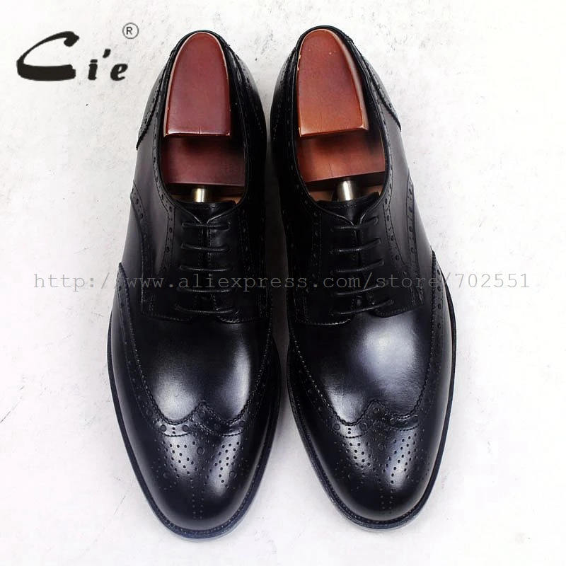 Cie/Полные броги с круглым носком и медальоном; мужские туфли ручной работы на заказ; кожаные туфли на заказ; мужская деловая обувь; Цвет Черный; goodyear welted; D156