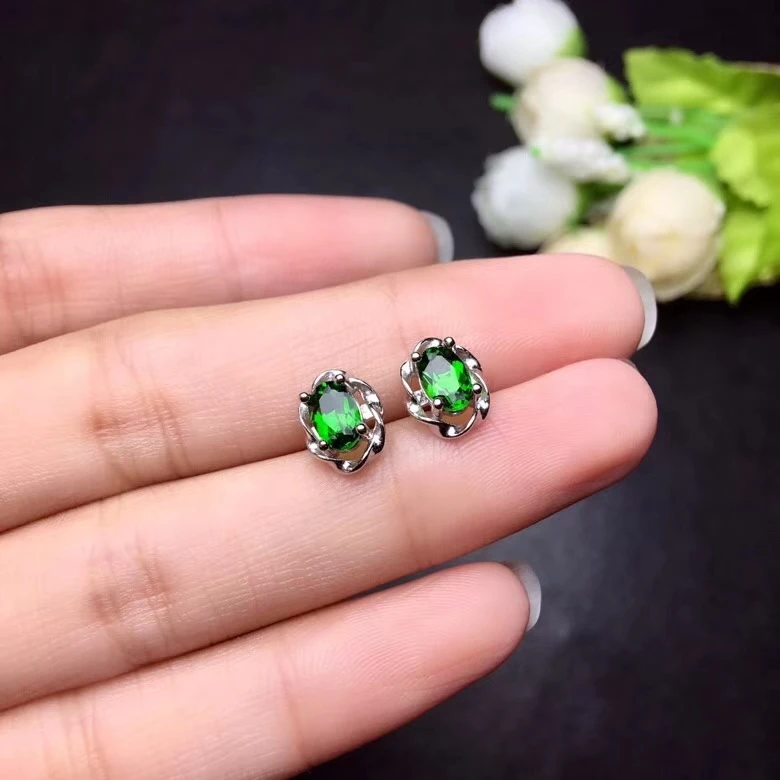 

Fashion Elegant round surround natural green diopside stud earrings Natural gemstone earrings S925 silver women party jewelry