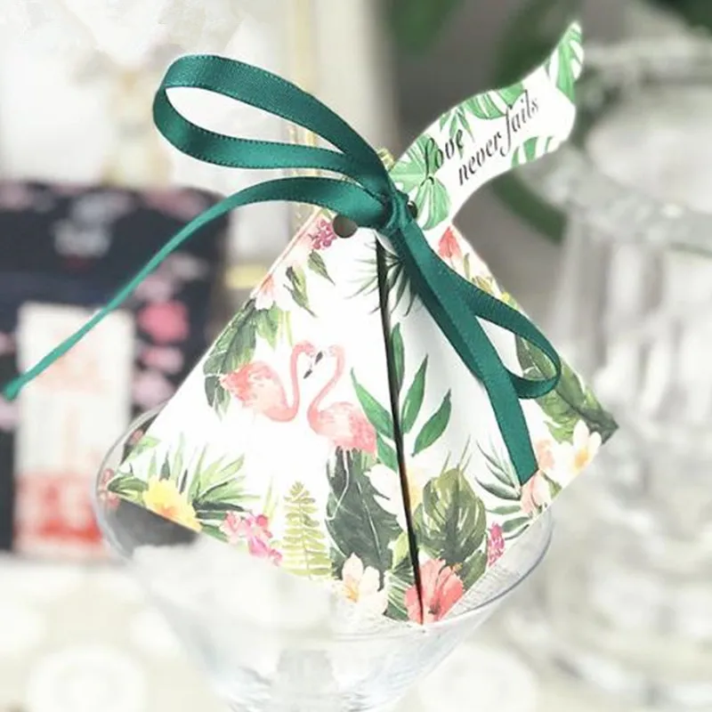 Flamingo/leaves Green Triangular Pyramid Wedding Favors and Gifts Candy Box Chocolate Box Decoration Birthday Party Bomboniera