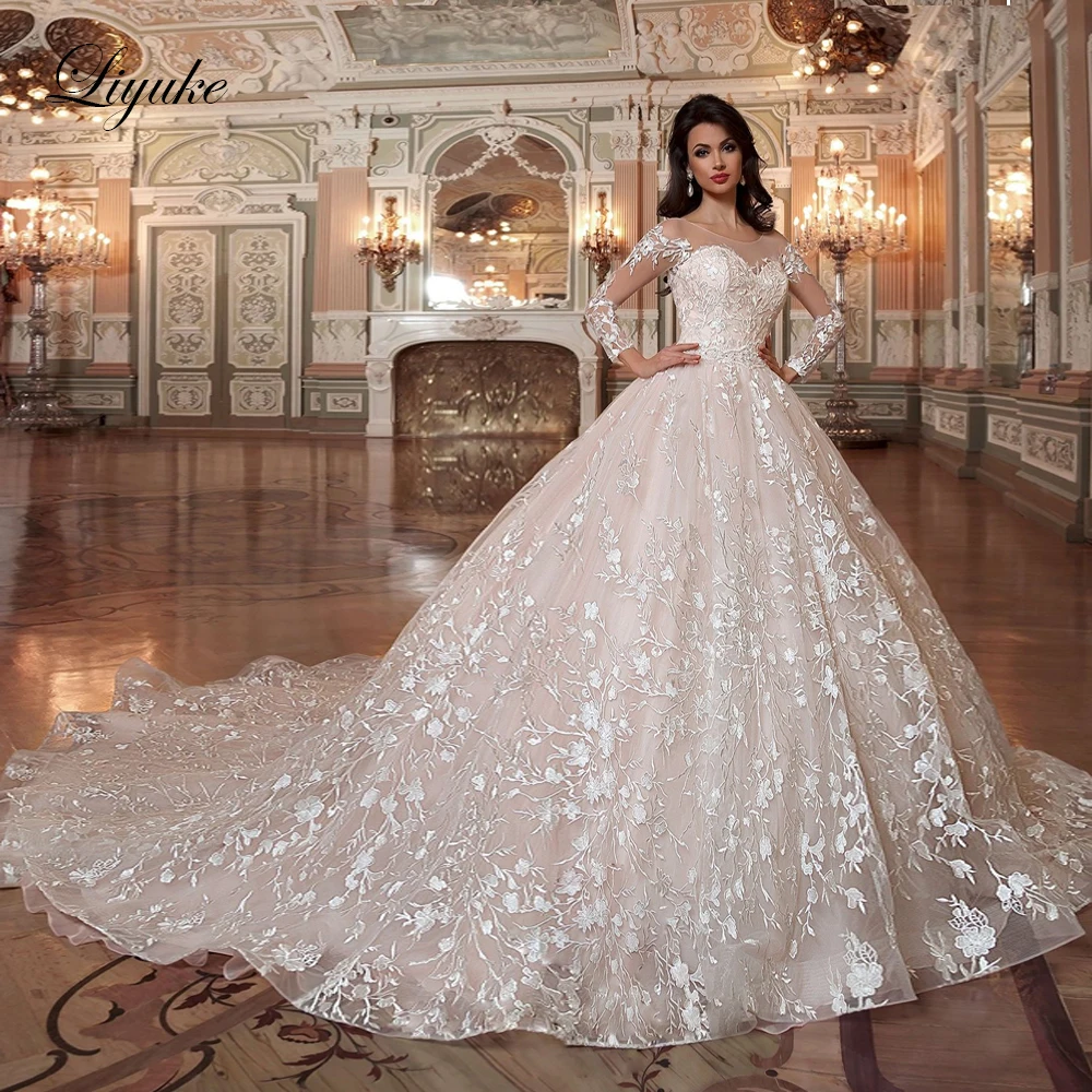 

Liyuke Embroidery Lace With Scalloped Neck Ball Gown Wedding Dress Of Full Sleeve Wedding Gown