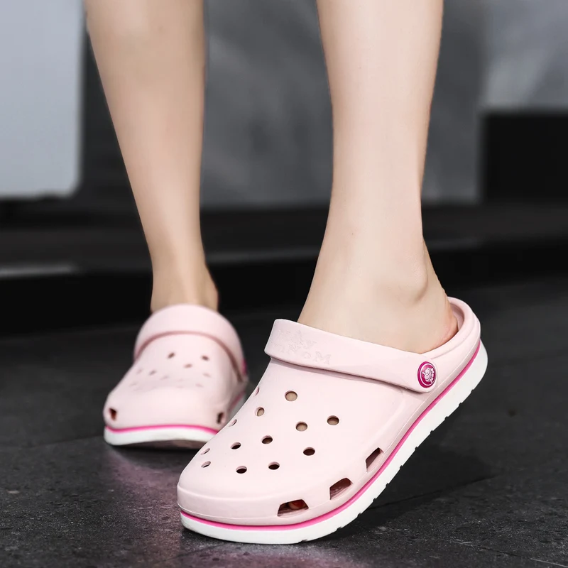 

2019 Women Sandals Rubber Clogs For Female EVA Sandles Unisex Hole Shoes Wild Nurse Hospital Beauty Salon Laboratory Work Shoe