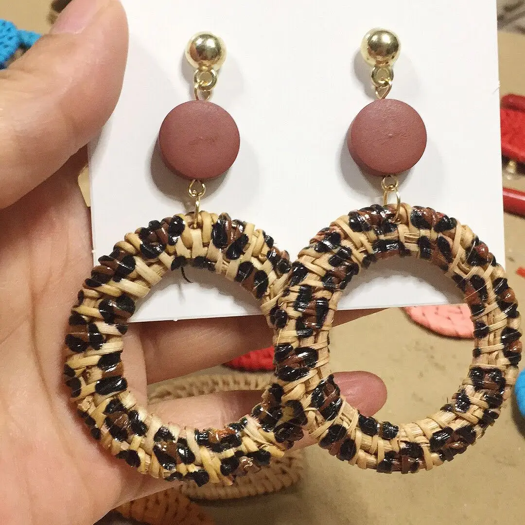 Donarsei этнический Леопардовый цвет, акриловый серьги из ротанга для женщин, геометрические Висячие висячие серьги ручной работы, эффектные ювелирные изделия
