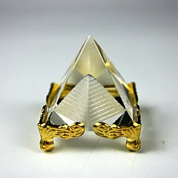 Exquisite 4cm Crystal Pyramid With Gold Stand Egyptian Pyramid Figurines Glass Crafts Gift Home Decoration