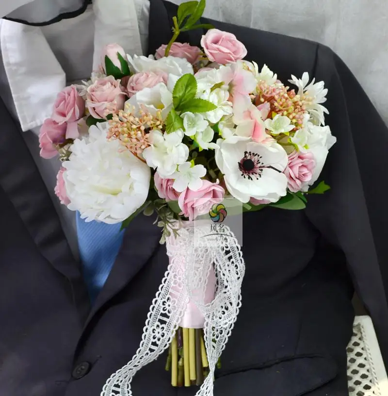 Fleurs Artificielles Faux Rose Mariées Tenant Des Fleurs