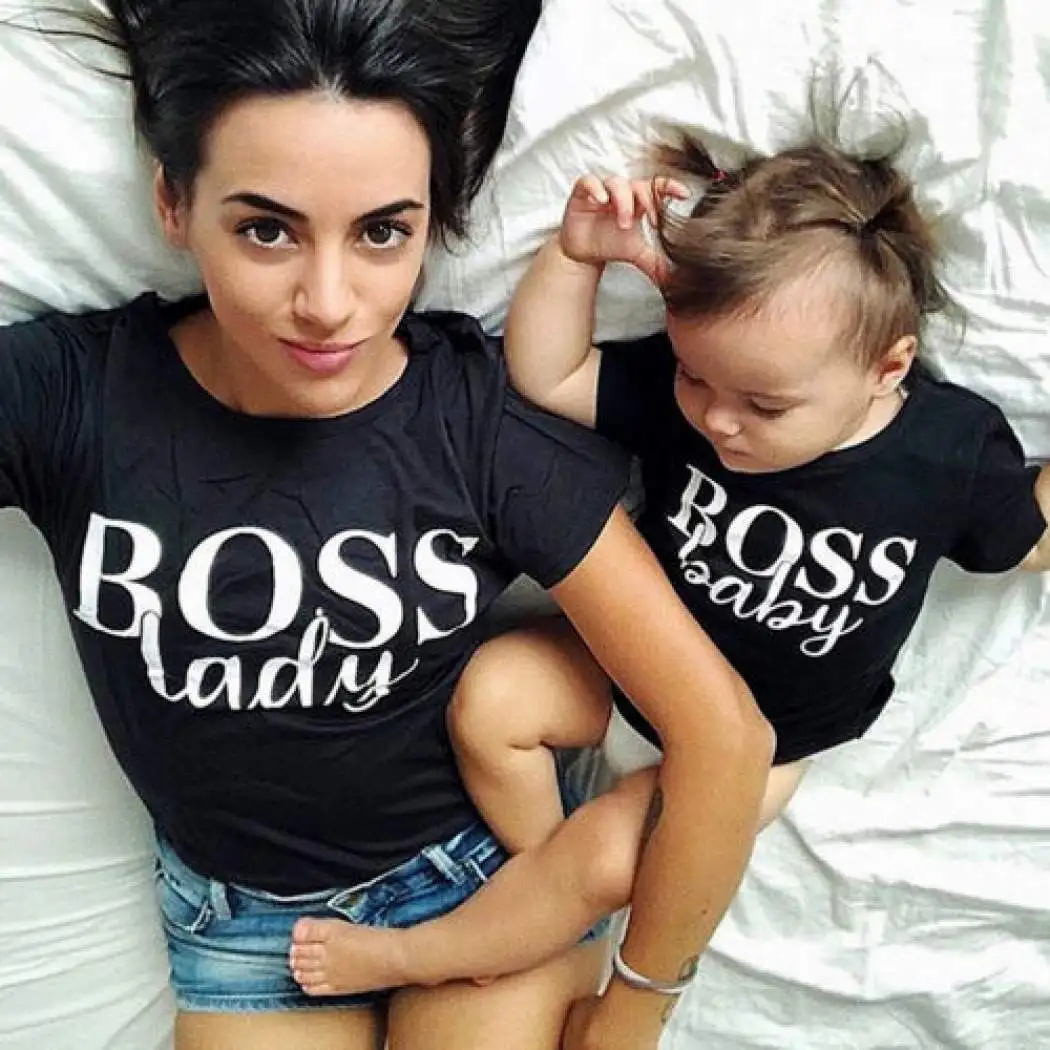 Летние Семейные комплекты с надписью «Boss»; футболки для женщин, сыновей, дочек и мам; топы для детей; повседневные футболки для маленьких девочек и мальчиков