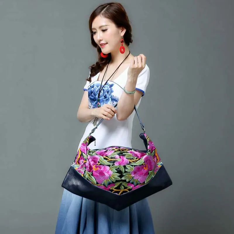 

Vintage Women Bag Canvas Flower Embroidered Flowers Women Handbag Boho Embroidery Shoulder Messenger Bag For Woman Girls