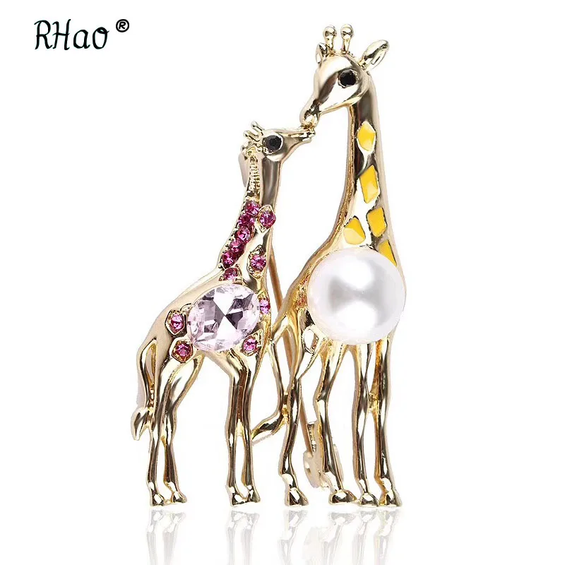 

RHao Mother and Kids Couple Kiss giraffe Brooch pins Pink Crystal Enamel Lovers Giraffe animal brooch for Women men Corsage pins