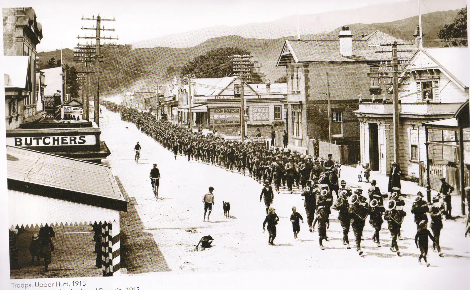 

New Zealand NZ Troops Marching Through Upper Hutt Travel Classic Wall Stickers Canvas Vintage Poster Home Bar Decor Gift