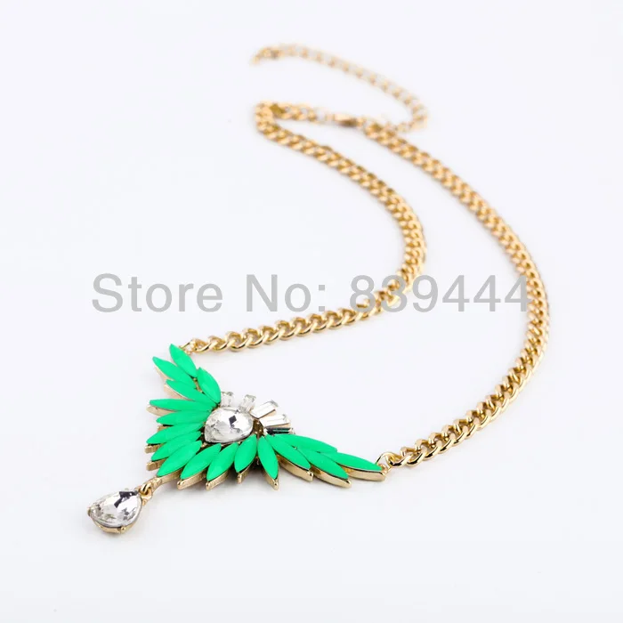 

Lovely Girl Acrylic Animal Shape Gold Color Necklace Factory Sales