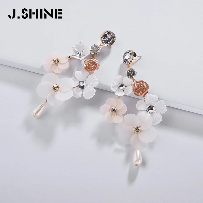 

F.I.N.S 2019 Spring Flowers Water Drop Simulated Pearl Large Drop Earring Statement Bohemia Crystal Big Earrings for Decoration