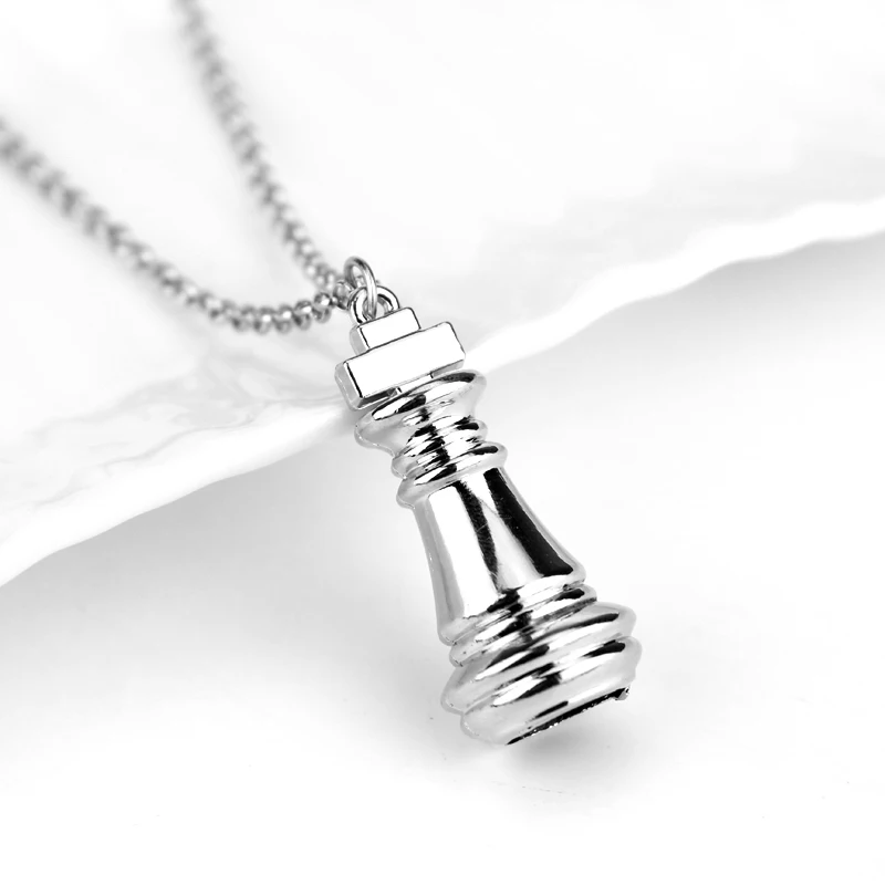 

HEYu No Game No Life Alice Inwonderland Knigh Geek Pewter Karen Chess Pendant Necklace Gaes Pendent Chain Necklace Jewelry