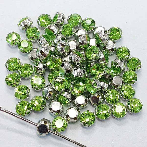 Rhinestones in claw 2