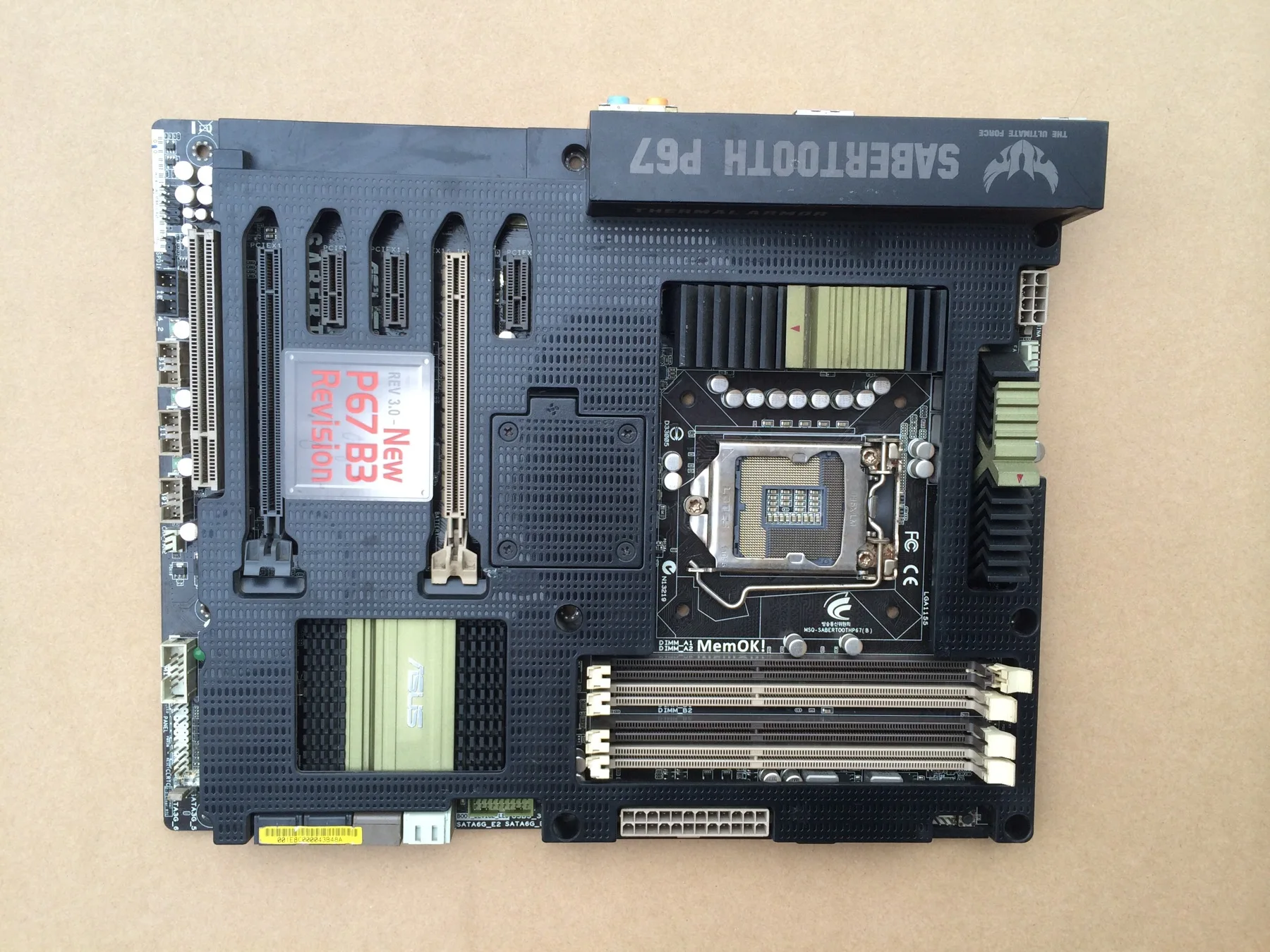 ASUS SABERTOOTH P67 настольная материнская плата P67 Socket LGA 1155 i3 i5 i7 DDR3 32G atxматеринская плата используется 90% Новинка