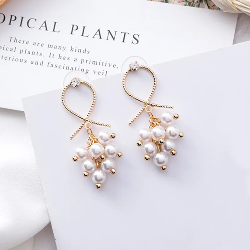 

2019 New Korean Hollow Sweet Vintage Gold Crossed Bow Pearls String Dangle Earrings For Women Ladies Baroque Pearl Earring