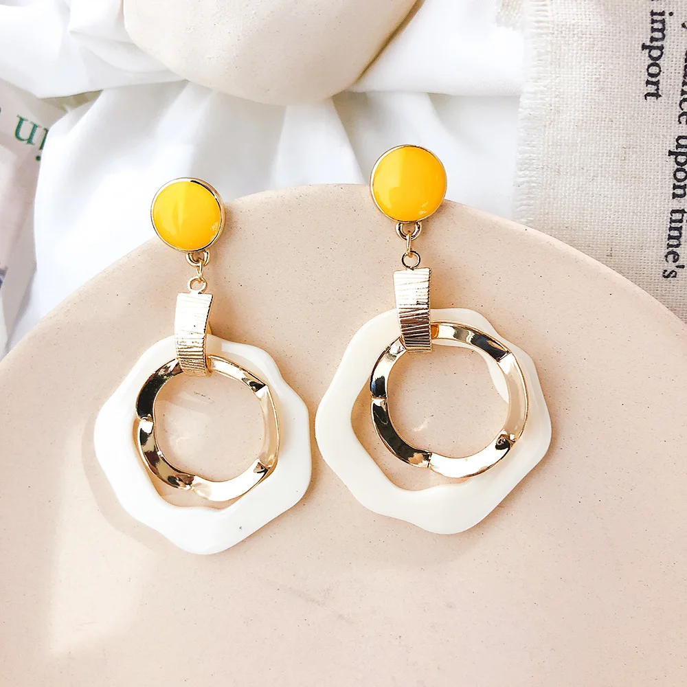 

2019 Women Statement Irregular Geometric Acrylic Big Circle Earrings For Women Yellow Enamel Statement Fashion Drop Oorbellen