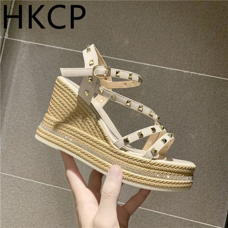 

HKCP 2019 summer new high heel wedge sandals platform platform rivet strap Korean version with open toe shoes C258