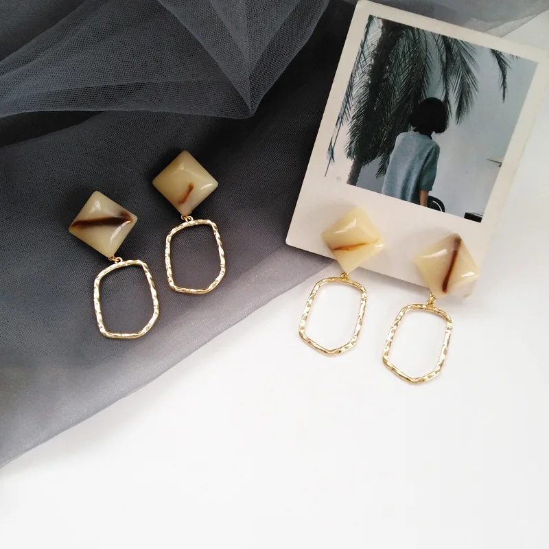 

Hollowed out Round Irregular Shape Clip Earrings Women Bold Color Rought Cut Resin Square Slice Clip on Earrings NO Pierced Hole