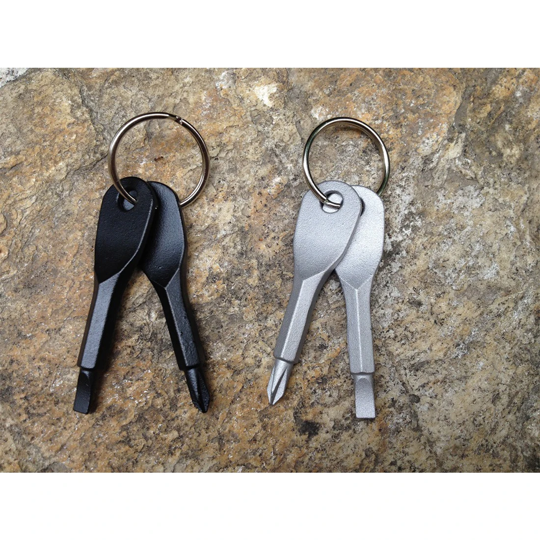 

2Pcs/Set Stainless Steel Mini EDC Multifunction Screwdriver Key Shape Slotted Screwdrivers Keychain Pocket Repair Tool