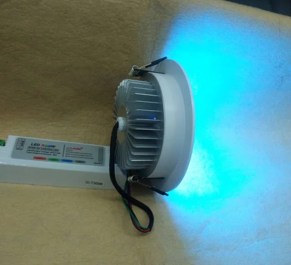 

smart aluminum housing 4 wires connection rgb 3in1 3W 12V led ceiling light used for hair salons