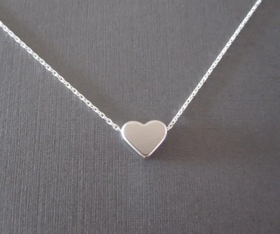 

Oly2u New 2017 Women Necklaces Jewelry Tiny Love Heart Necklaces Pendants Long Chain Simple Heart Charm Summer Necklaces Gift