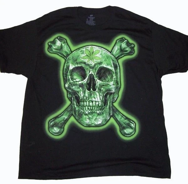 GREEN SKULL AND CROSS BONES POT LEAF SHORT SLEEVE TEE SHIRT adult SIZE X-LARGE (1)
