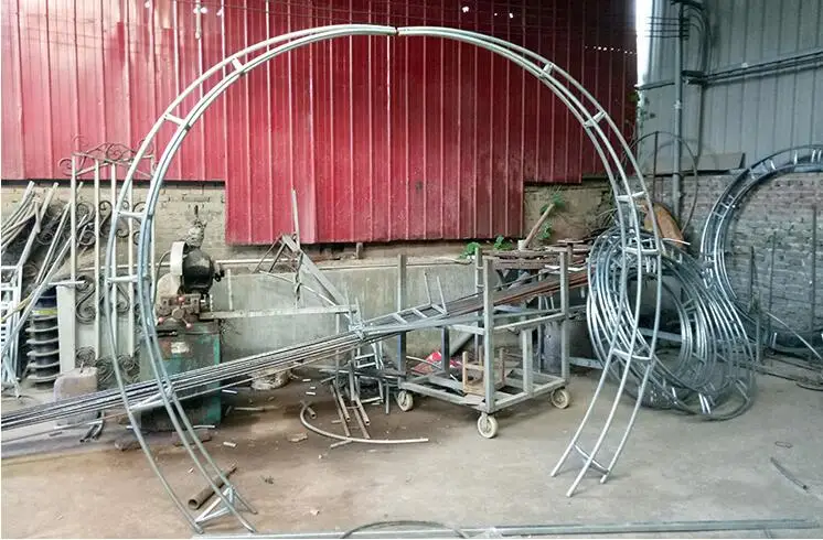 The cherry blossom door. Sakura arch. Wedding wrought iron..016