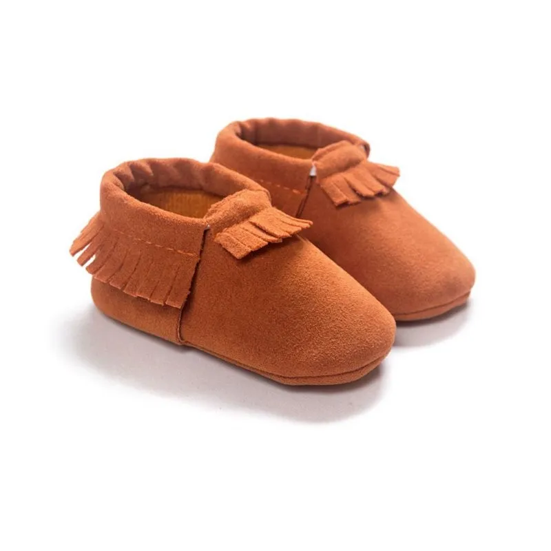 Обувь из искусственной замши для новорожденных; мокасины для маленьких мальчиков и девочек; мягкая обувь с бахромой; нескользящая обувь для малышей