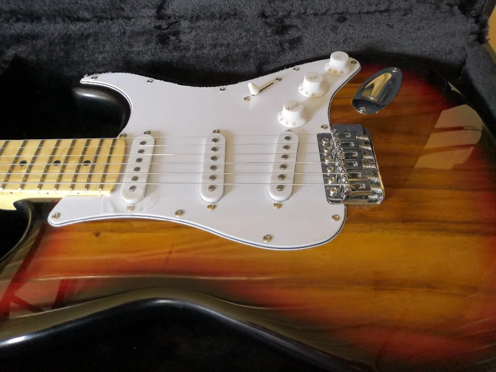 

Factory custom Sunbust str Electric guitar,Maple fingerboard,White pickguard,SSS Pickups,customized! PayPal available!S-08