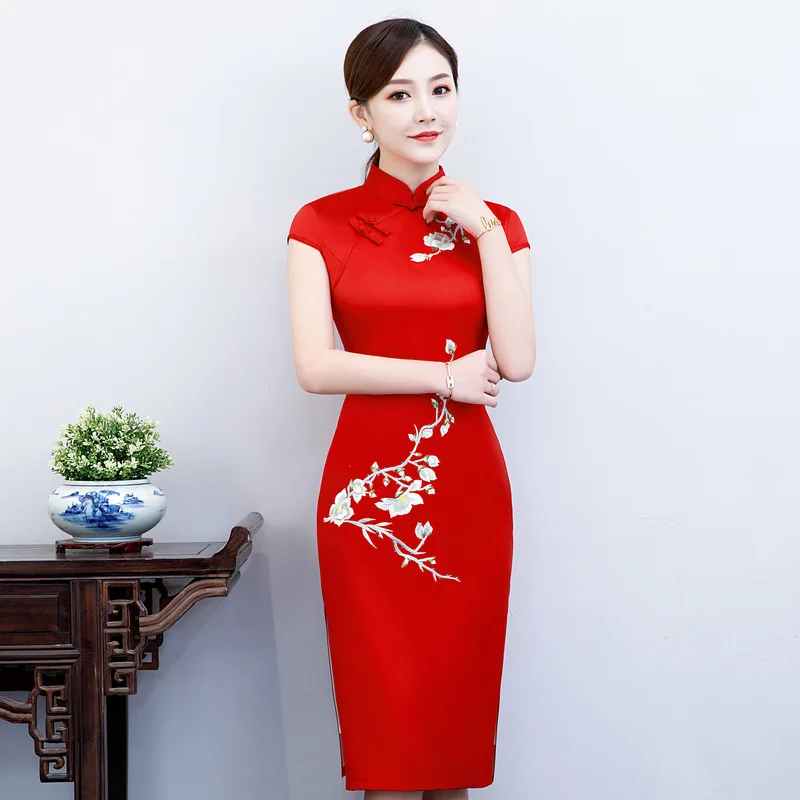 Красный вышивка цветок по колено Cheongsam элегантный женские ручной работы и пуговицы платье короткий рукав сексуальное короткое платье плюс