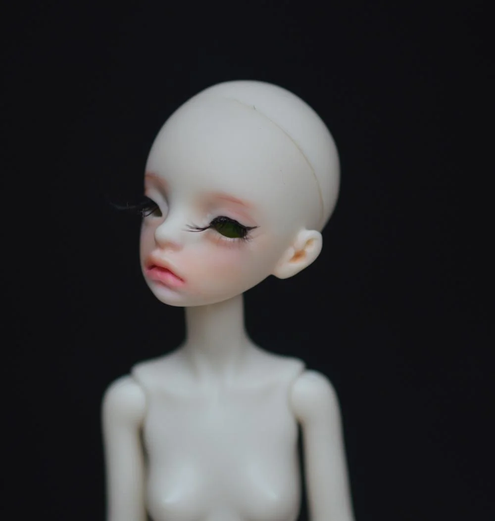 

Free shipping BJD 1/8 Eugenia with eyes