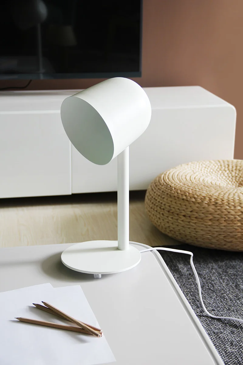 Nordic современный макароны, конфеты цвет гостиная простая, креативная лампа исследования настольная лампа бесплатная доставка
