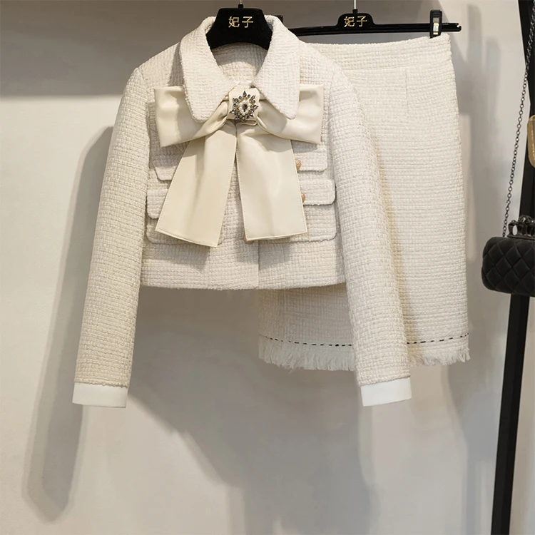 

Two-piece Set (coat+skirt) Spring And Autumn 2019 New Long Sleeve Top Retro Suit For Women White Short Wool Coat For Women