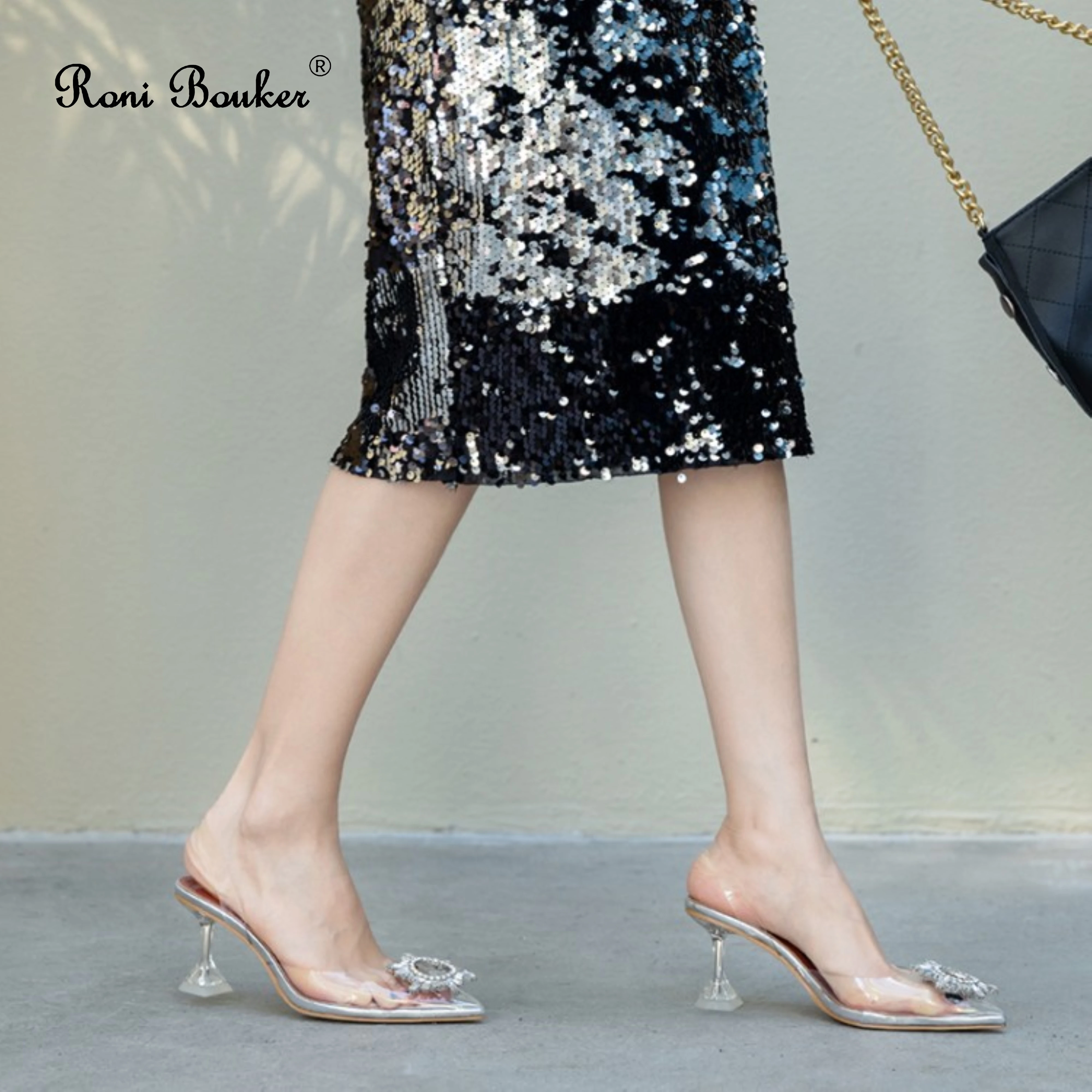 

Roni Bouker Summer Woman Pointed Toe Jelly Shoes Fashion Brand New Shiny Rhinestone Ladies Transparent High Heel Wedding Sandals