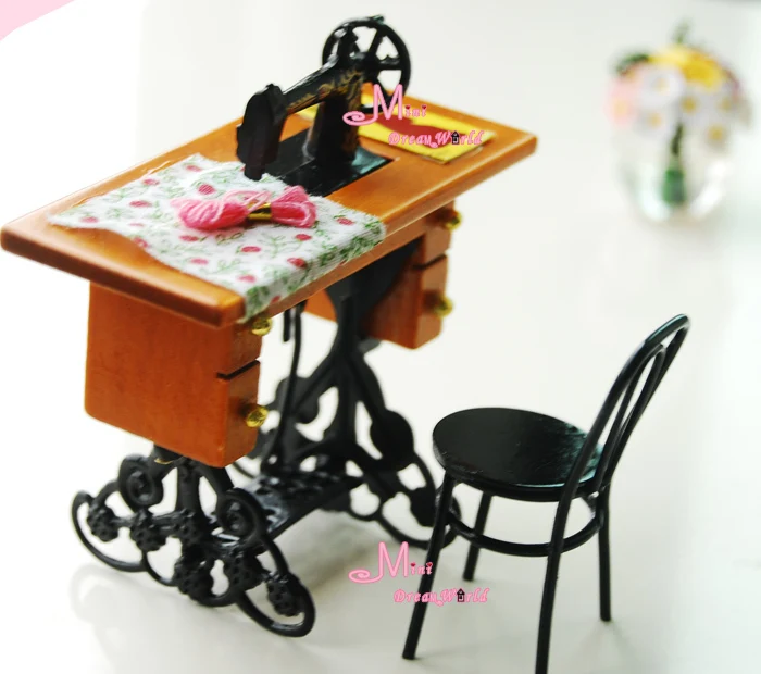 

Vintage GRANDMA'S Sewing Machine W/ Black stool 1:12 Dollhouse Miniature Dolls House DIY
