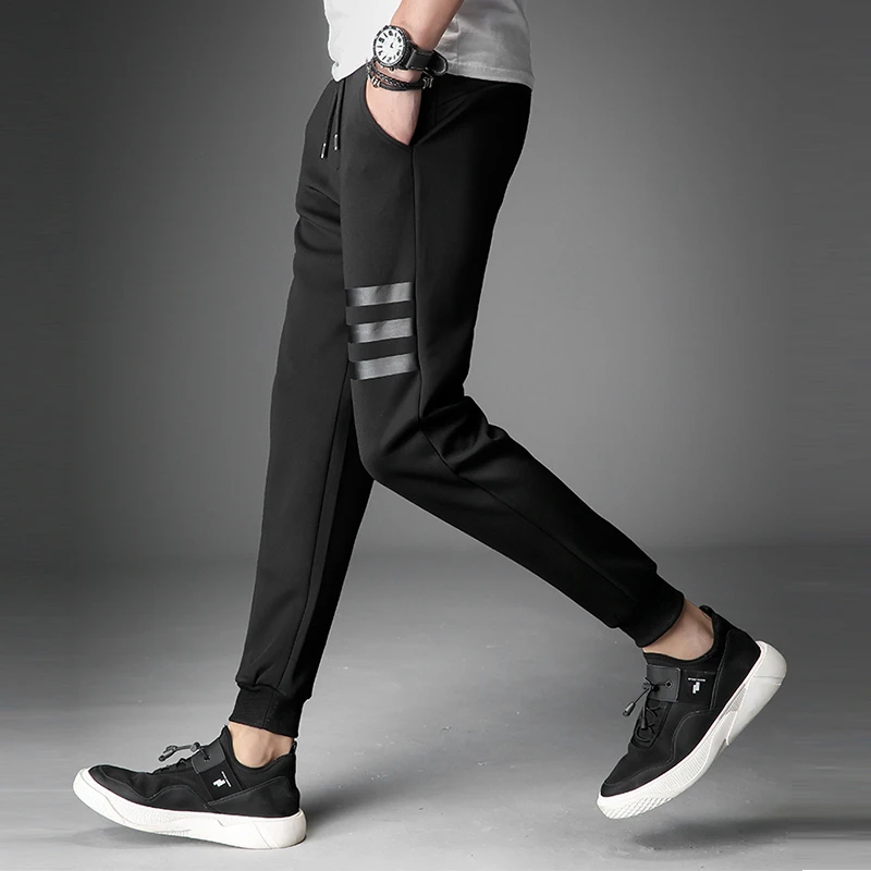 бегающие штаны. штаны nike мужские для бега. бегающие штаны. Nike essential men's woven running trousers. Men flap pocket drawstring cargo pants.