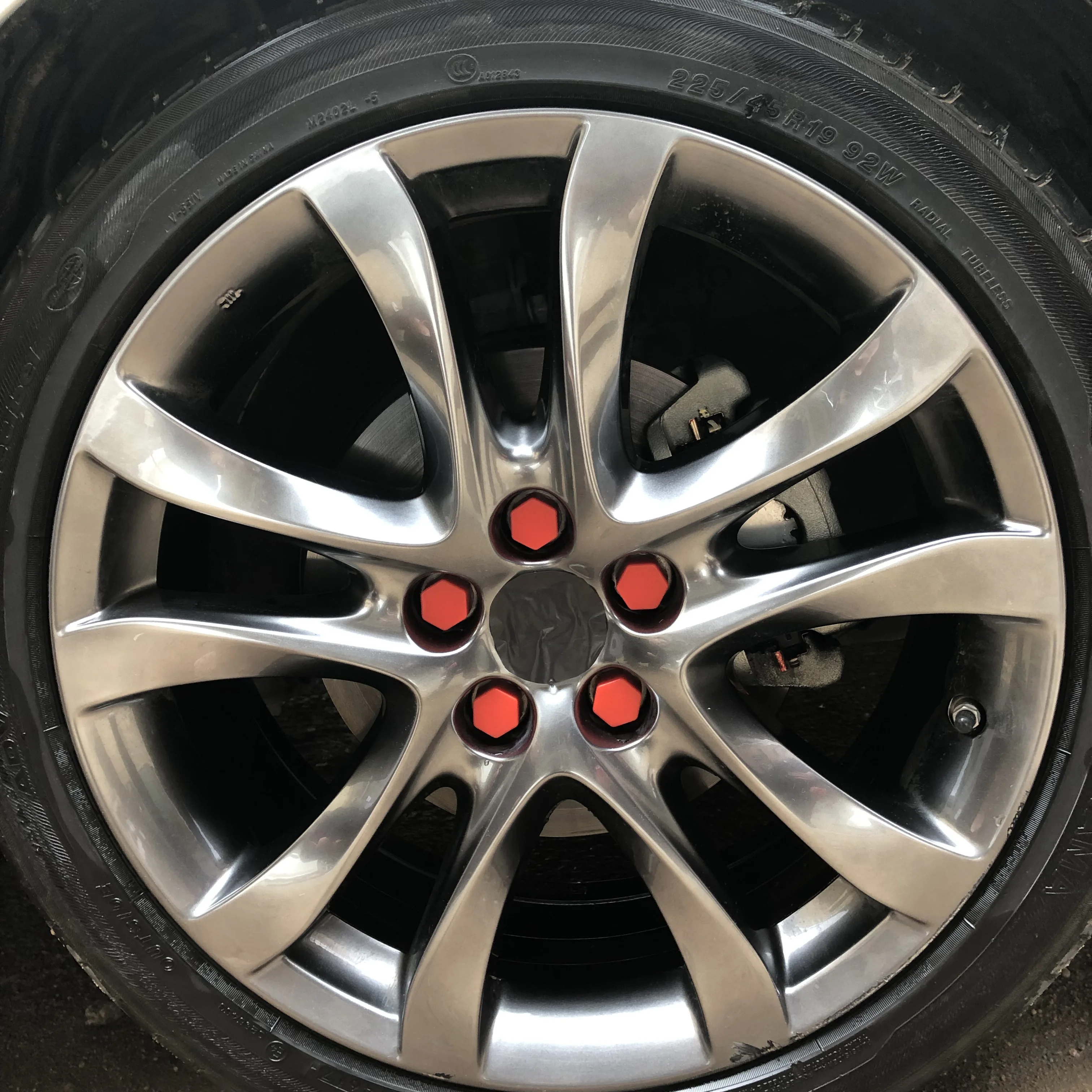 20 штук болт колеса автомобиля винт Защитная крышка для hyundai ix35 iX45 ix20 iX25 i10 i20 i30 i40 HB20
