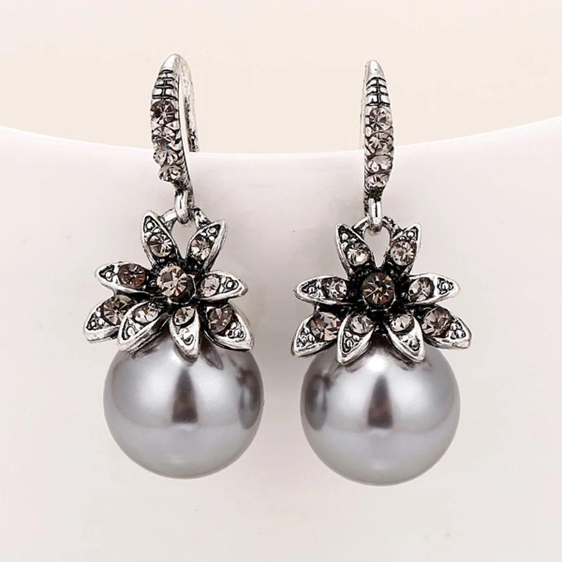 Fashion Imitation Pearl Earrings Inlaid Rhinestones Exquisite Charming Wedding Jewelry For Women Three colors optional2019