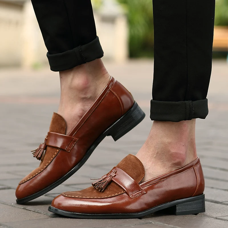 Misalwa/мужские лоферы для вождения; цвет коричневый; Современные Мокасины с острым носком и кисточками для мужчин; классическая Свадебная обувь без застежки; Прямая