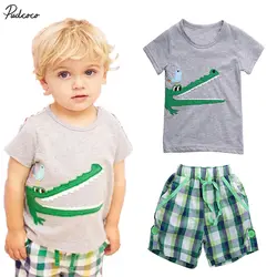 Новые модные детские комплекты одежды для маленьких мальчиков 2017 2 шт. футболка с короткими рукавами и мультяшным принтом штаны летние