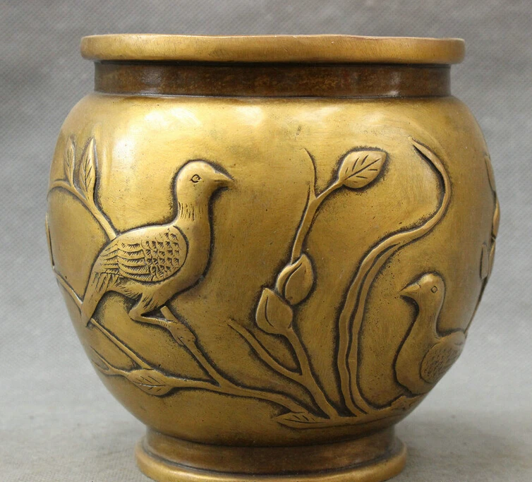 

Folk Chinese Bronze JiXiang Bird Fly Swallow Statue Shou Peach Jar Jug Tank