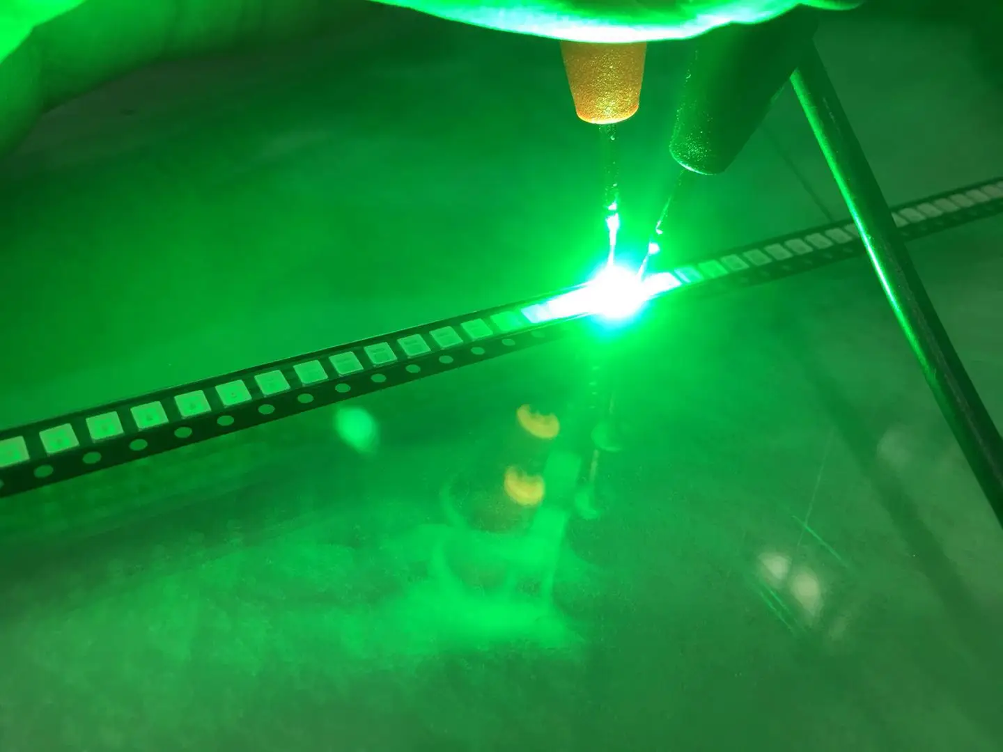 

200piece/lot FOR LED SMD 2835 emerald green 0.5W foot tile 150 mAh Taiwan wafer chip car special