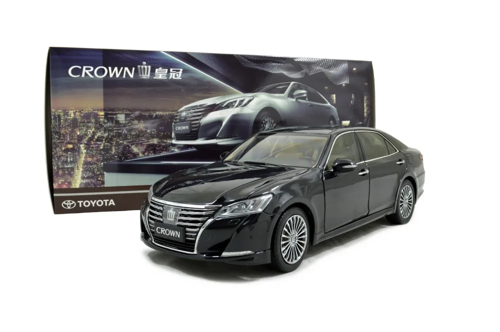 Toyota_Crown_2015_BK_08