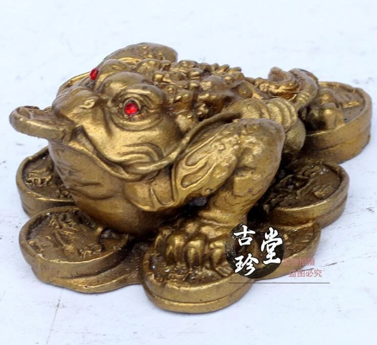 

Chinese Copper Fengshui Wealth Yuanbao Golden Toad Spittor Animal Statue