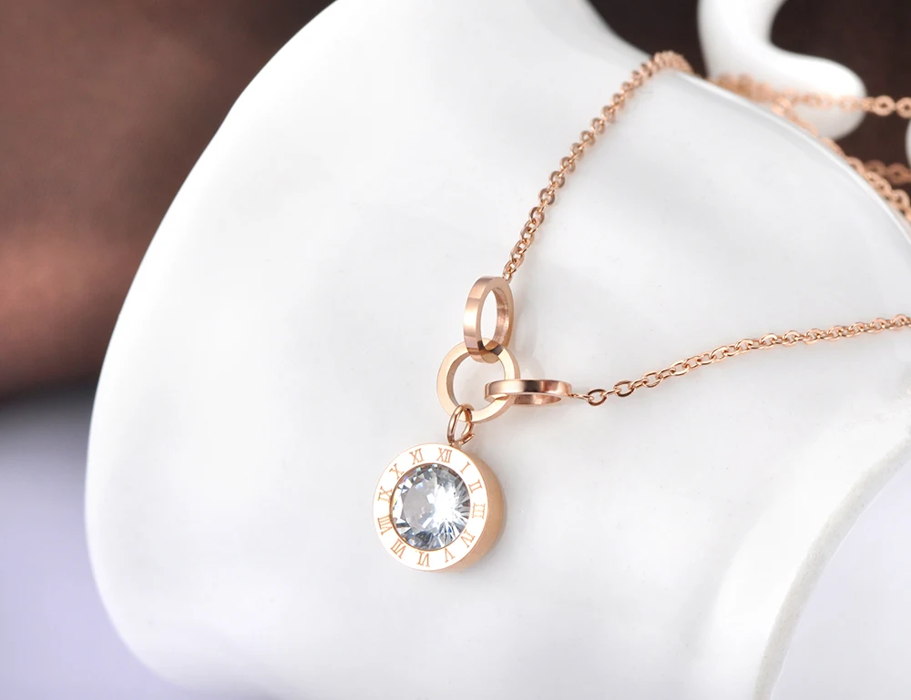 Lokaer Нержавеющая сталь ожерелье с цирконом AAA цвета розового золота Цвет кулон Roma числа крест круги N18076